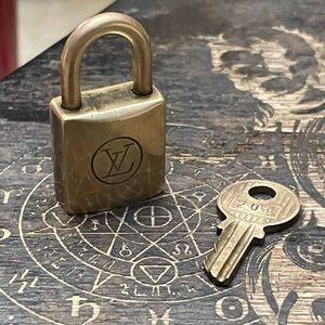 Authentic Louis Vuitton #224 Brass Lock and Key (mirror polished)